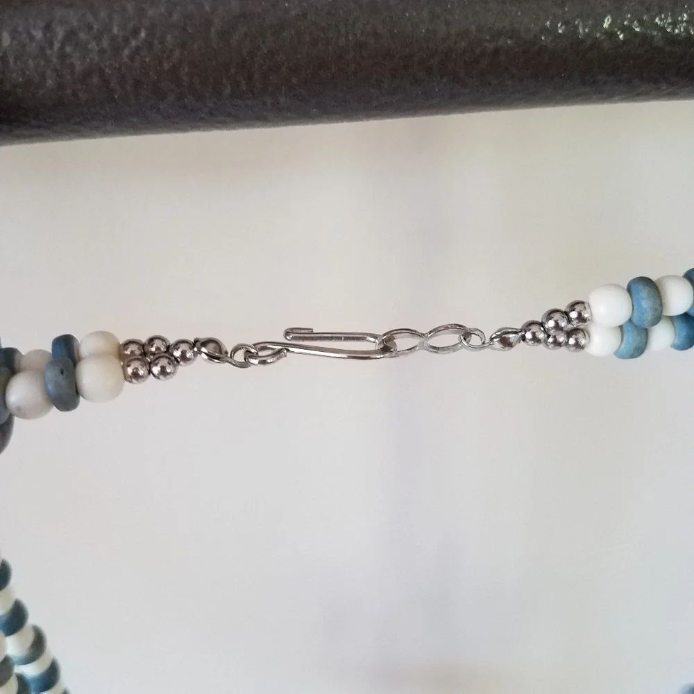 Cat necklace white blue beads double strands - Picture 6 of 6